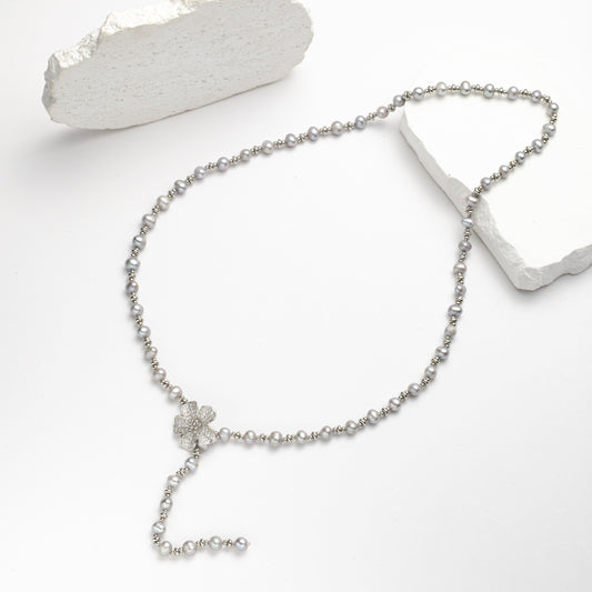 Collar de otoño de Sakura con perlas de agua dulce genuinas
