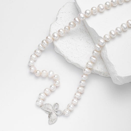 Collar de mariposa con perlas de agua dulce genuinas