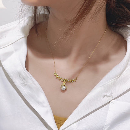 Collar de escarabajo con diamantes y perlas barrocas auténticas de plata maciza S925