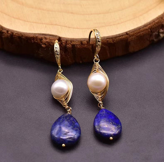 Boucles d'oreilles en perles d'eau douce baroques véritables et œil de lapis-lazuli (édition limitée)