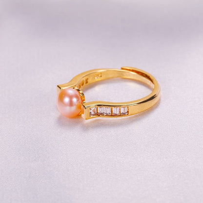 Anillo Ursula de latón bañado en oro de 18 quilates con auténtica perla de agua dulce