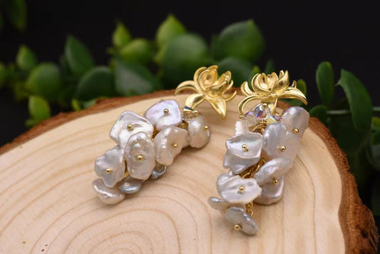 Pendientes de Epiphyllum con auténtica perla barroca de agua dulce
