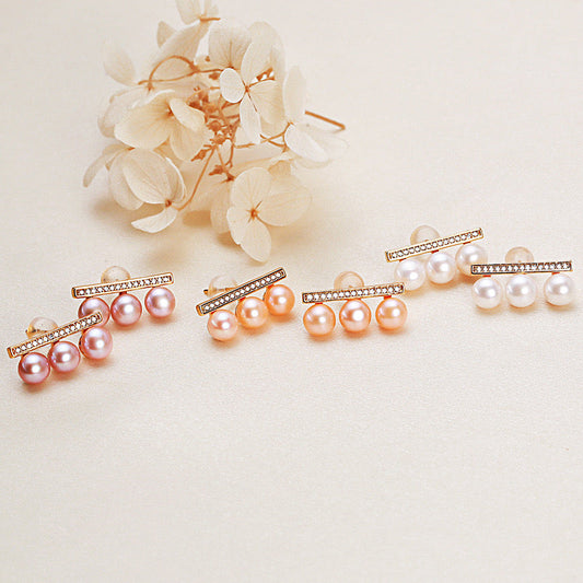 Boucles d'oreilles Lauren en laiton plaqué or 18 carats et véritables perles d'eau douce