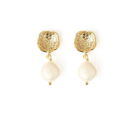 Boucles d'oreilles à rabat en or avec véritables perles baroques d'eau douce
