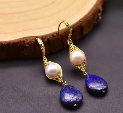 Boucles d'oreilles en perles d'eau douce baroques véritables et œil de lapis-lazuli (édition limitée)