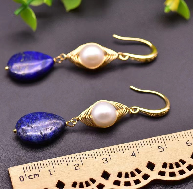 Boucles d'oreilles en perles d'eau douce baroques véritables et œil de lapis-lazuli (édition limitée)