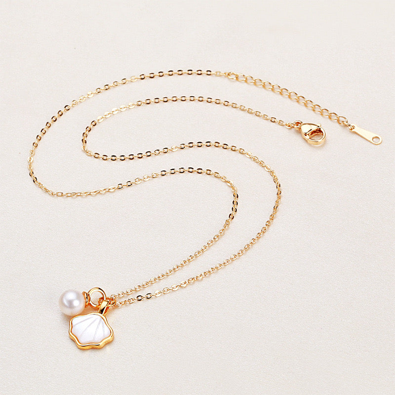 Ensemble de coquillages porte-bonheur en laiton plaqué or 18 carats avec véritable perle d'eau douce