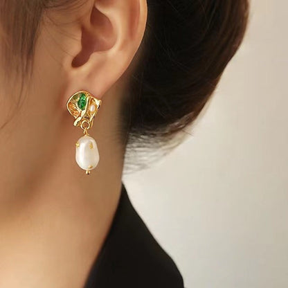 Boucles d'oreilles émeraude en perles baroques d'eau douce véritables