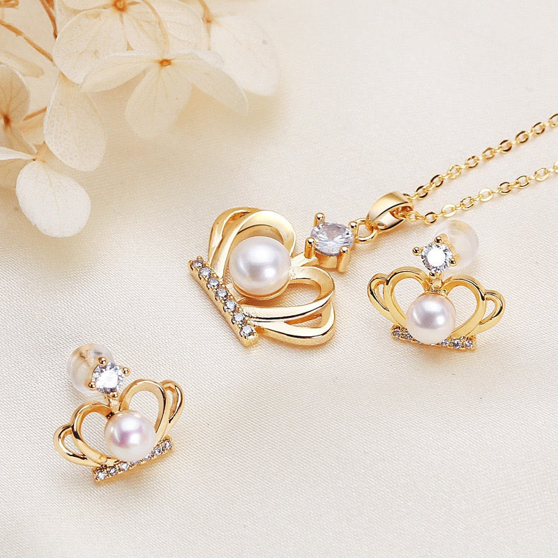 Brass Plated with 18K Gold Genuine Freshwater Pearl Crown Set - Side Angle View - Elegant Pearl Jewelry by Kikyo Pearl London