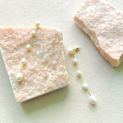 Pendientes de perlas de agua dulce auténticas con forma de lágrima matutina