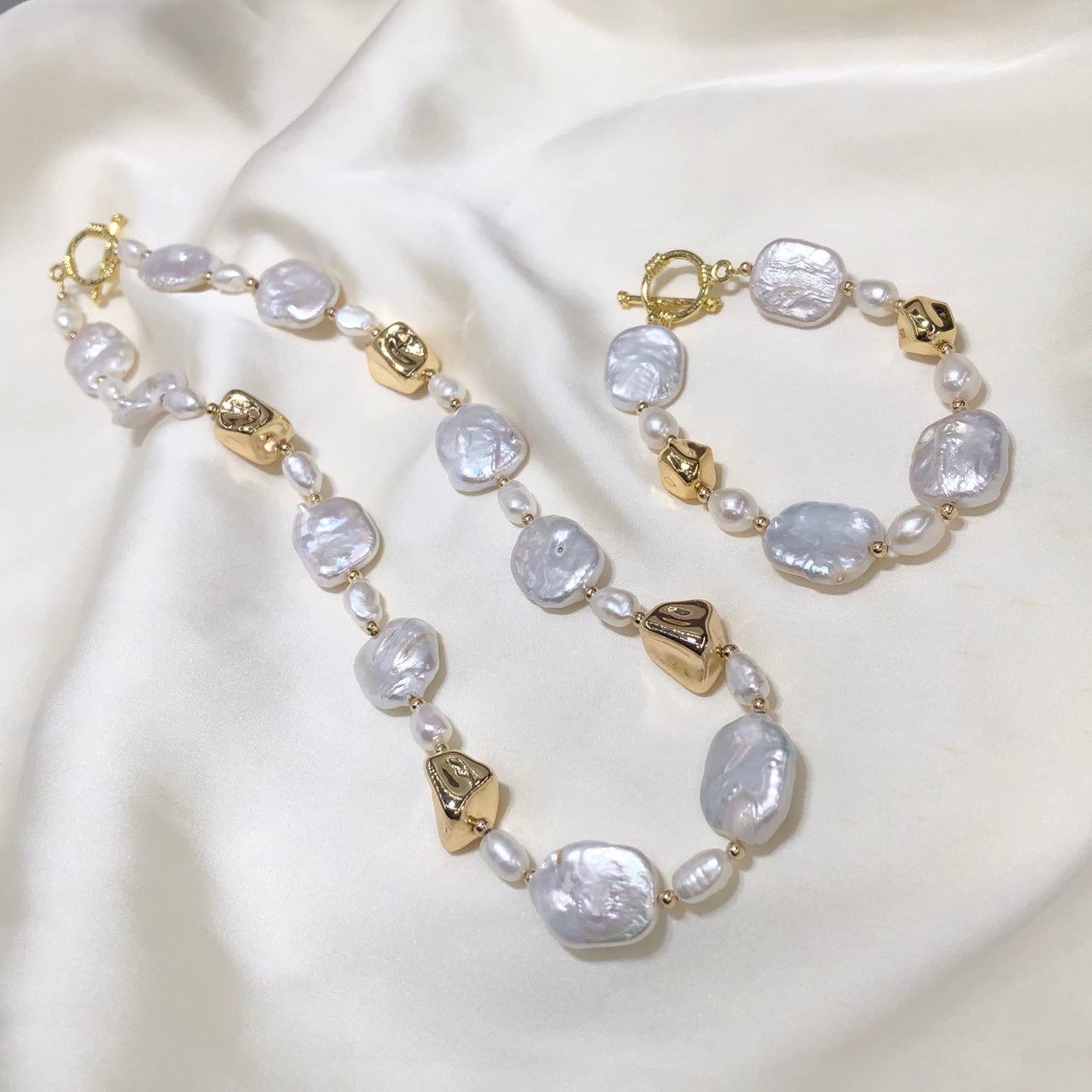Genuine Freshwater Baroque Pearl Gilded Set - Detail View 6 - Elegant Pearl Jewelry by Kikyo Pearl London