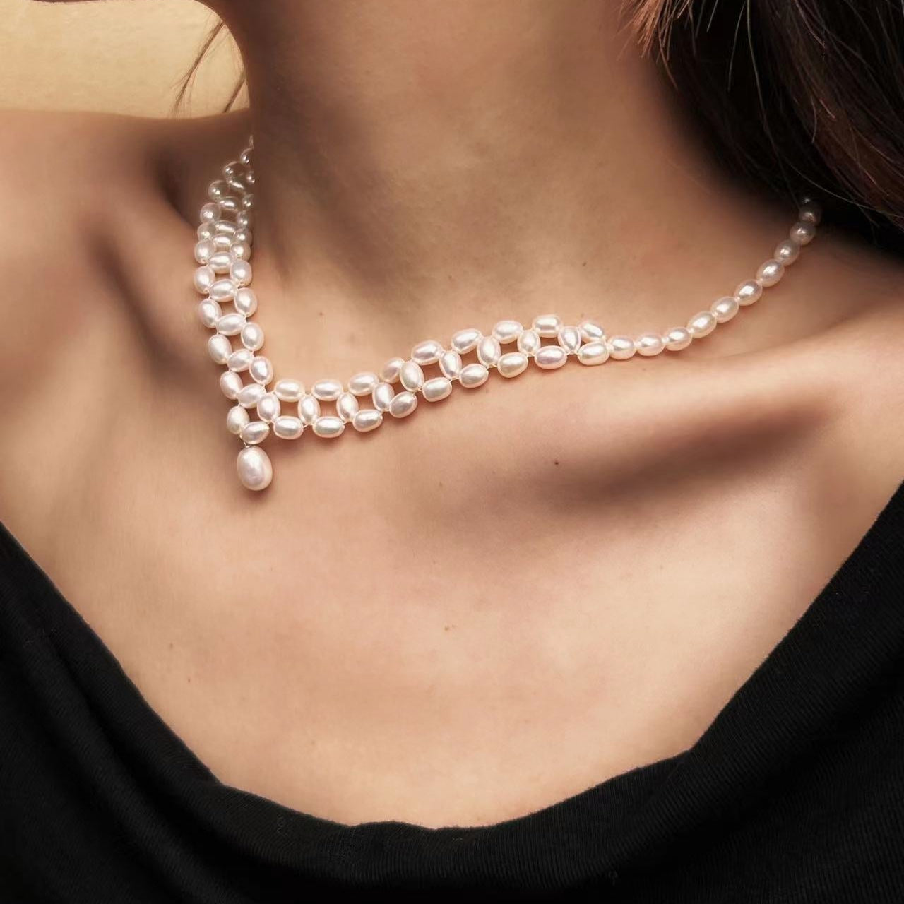 Genuine Freshwater Baroque Pearl Seraglio Necklace - Close-up Detail - Elegant Pearl Jewelry by Kikyo Pearl London