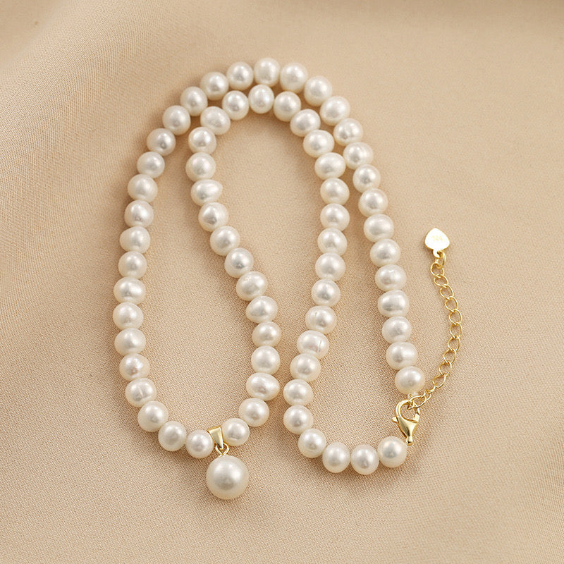 Genuine Freshwater Pearl S925 Silver Sawa Necklace - Close-up Detail - Elegant Pearl Jewelry by Kikyo Pearl London
