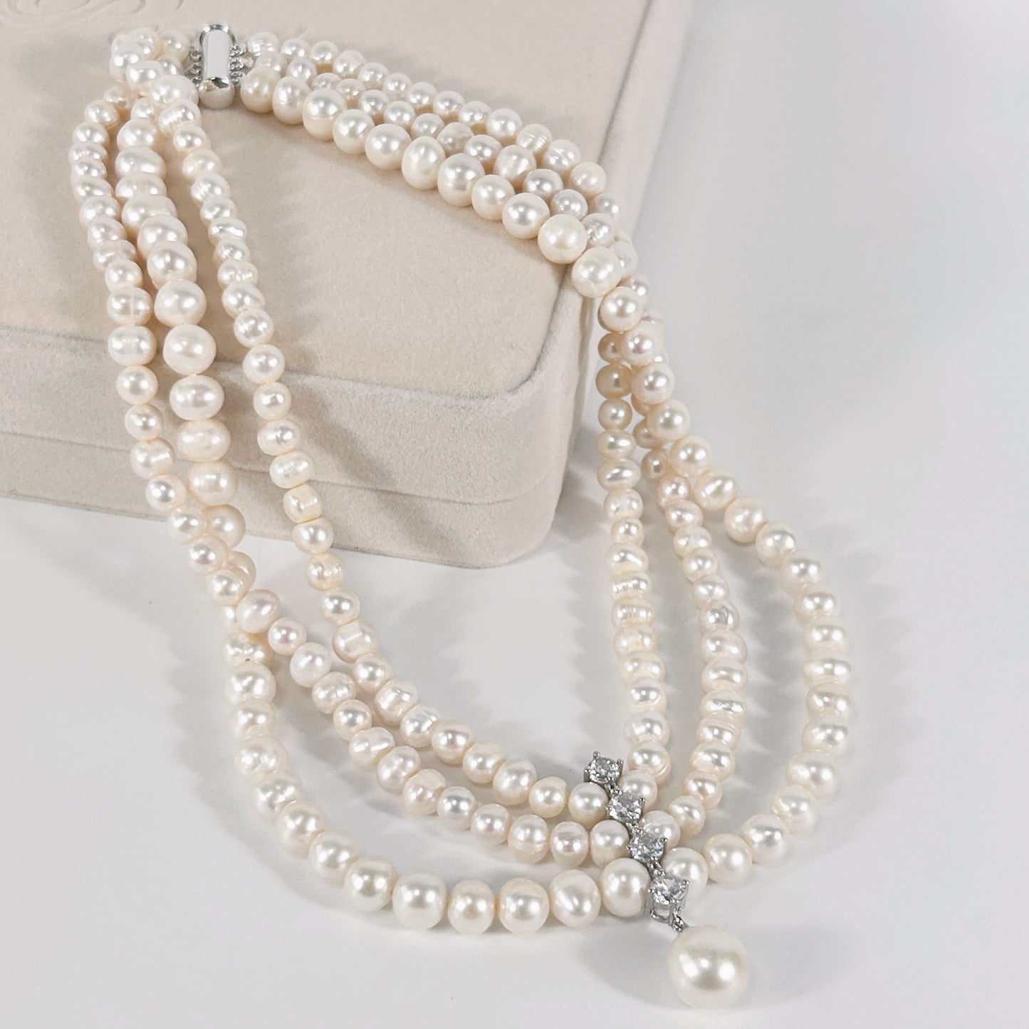 Genuine Freshwater Pearl Éblouissant Queenie Necklace