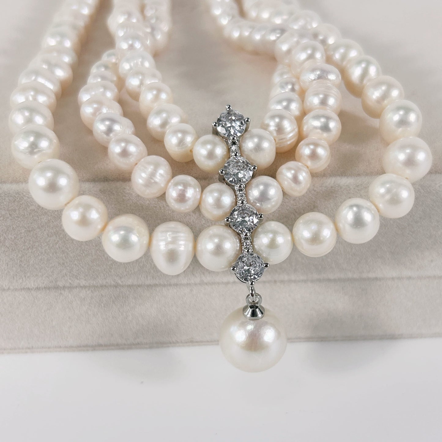 Genuine Freshwater Pearl Éblouissant Queenie Necklace