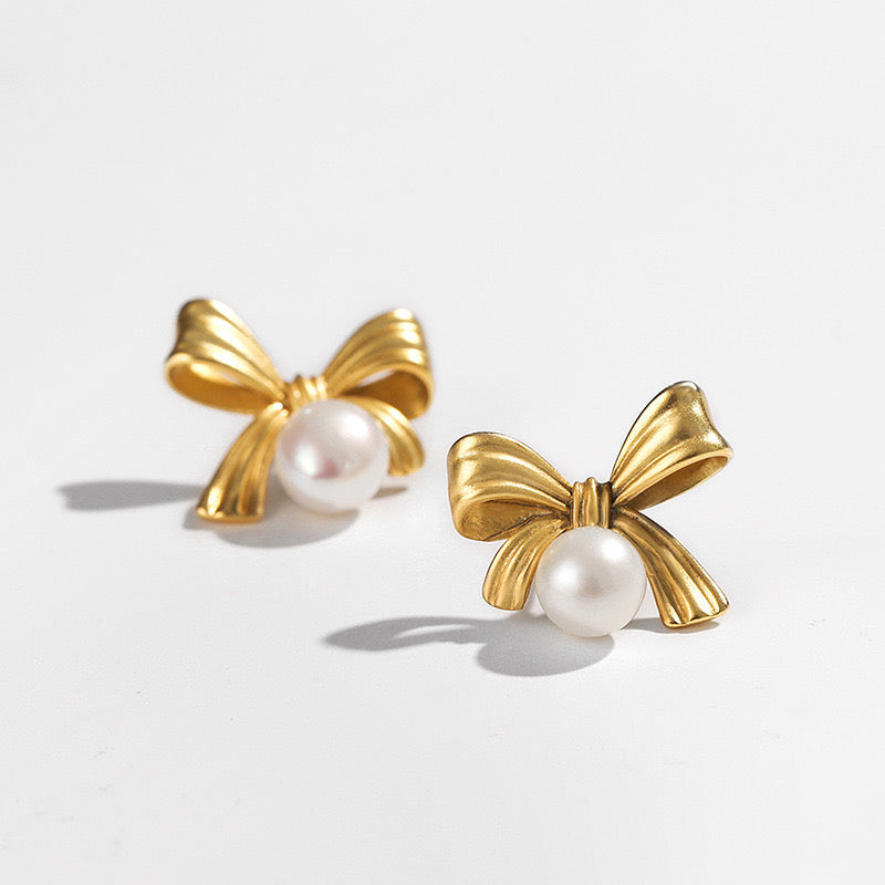Boucles d'oreilles Lucky Bow en perles d'eau douce véritables