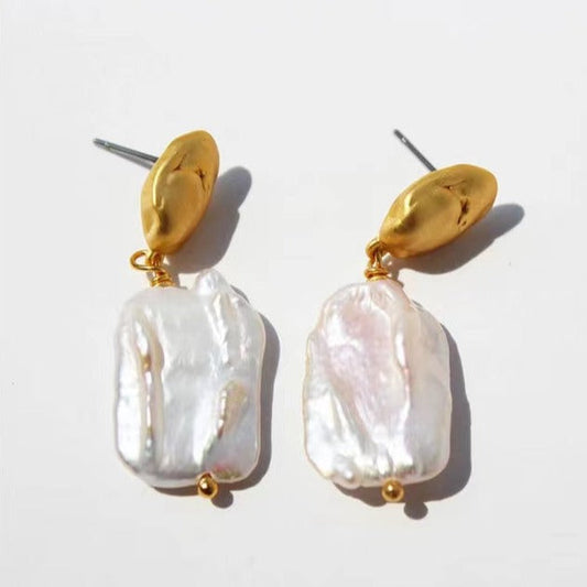Boucles d'oreilles Emma en véritables perles baroques d'eau douce