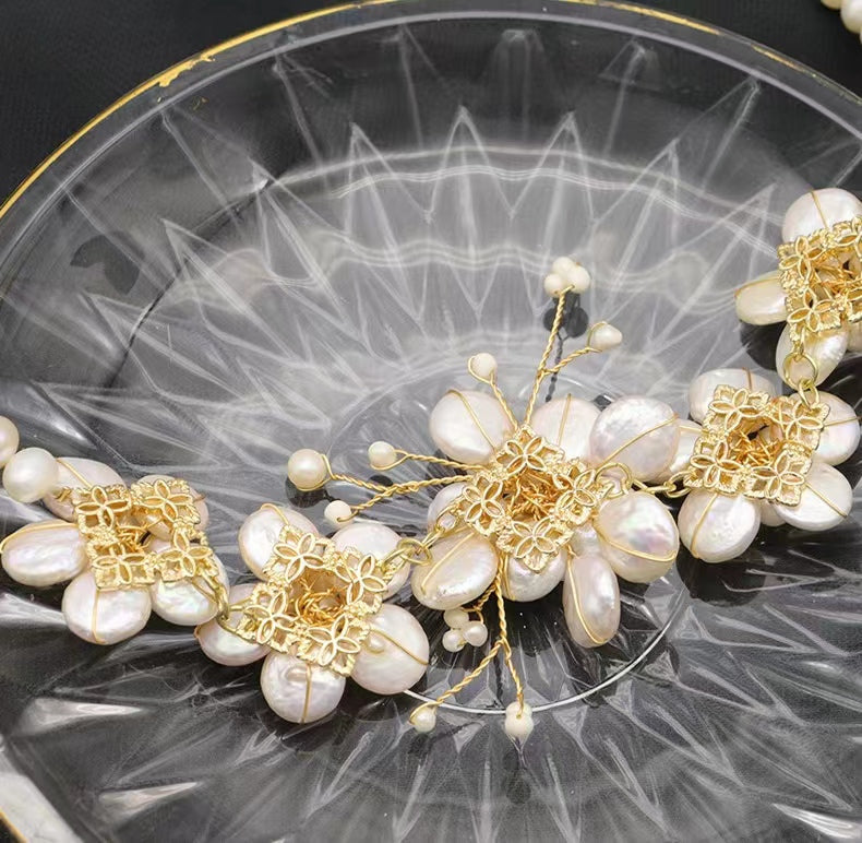 Collar de ángel con flor sagrada y perlas de agua dulce auténticas