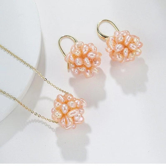 Ensemble de roses en perles d'eau douce véritables