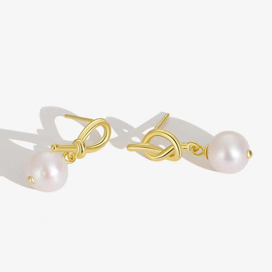 Boucles d'oreilles en argent massif S925 avec véritable perle baroque et nœud de Dieu
