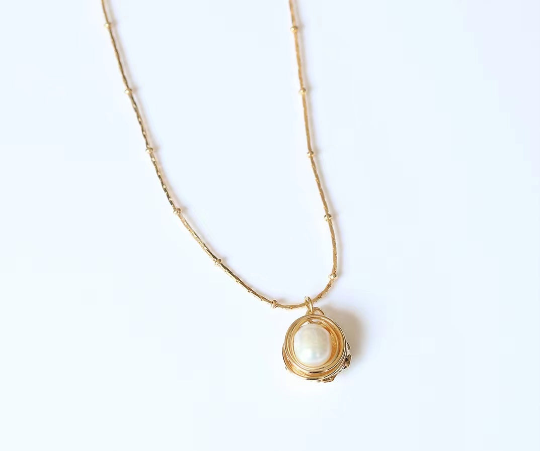 Collier de perles d'eau douce baroques authentiques
