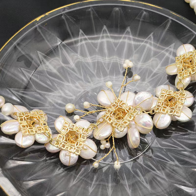 Collar de ángel con flor sagrada y perlas de agua dulce auténticas
