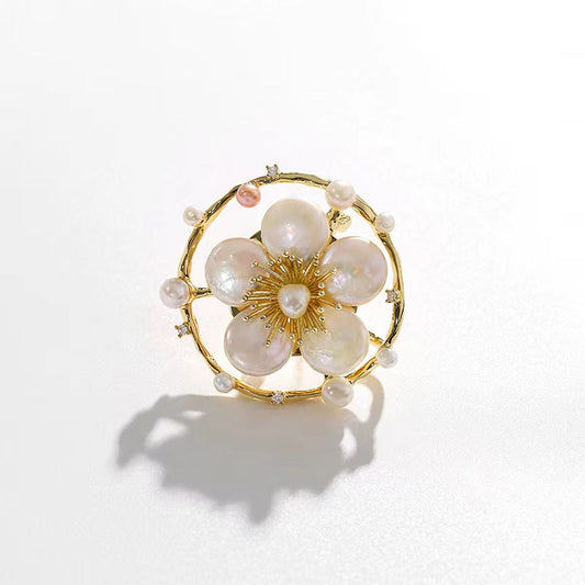 Pendientes de flores de cerezo con perlas de agua dulce auténticas
