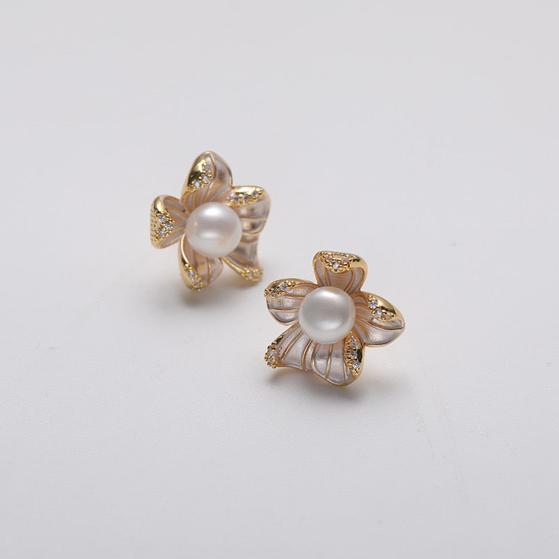 Boucles d'oreilles Sea Flora en argent massif S925 et véritables perles d'eau douce