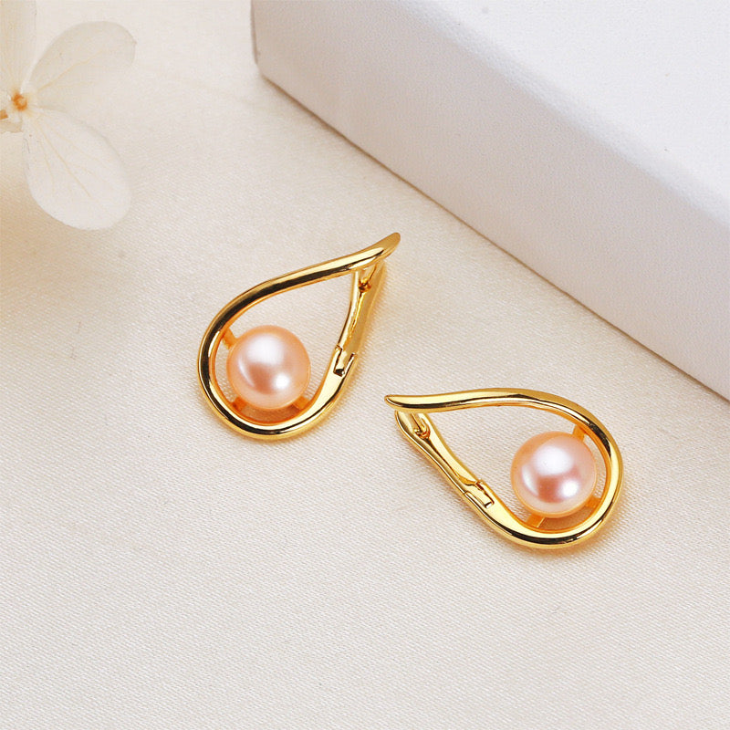 Boucles d'oreilles Eve en laiton plaqué or 18 carats et véritables perles d'eau douce