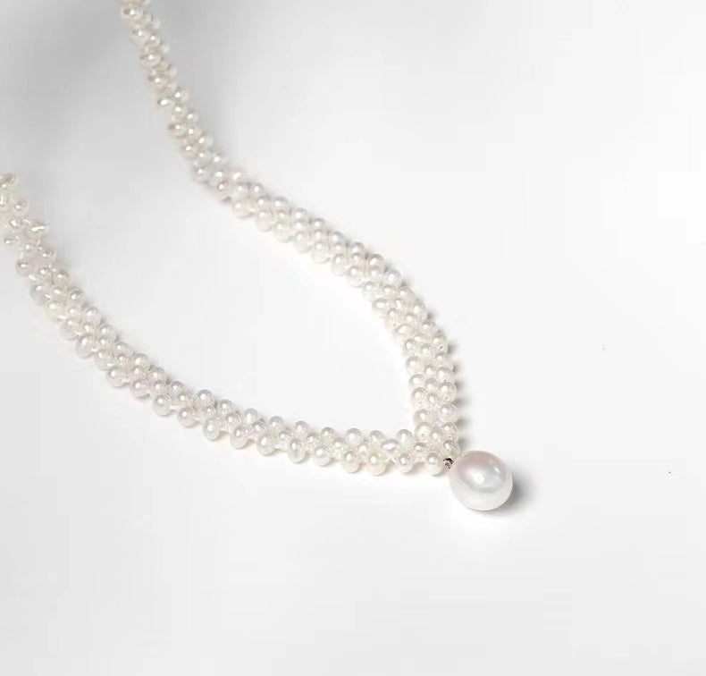 Collar Ratnakara de perlas de agua dulce genuinas