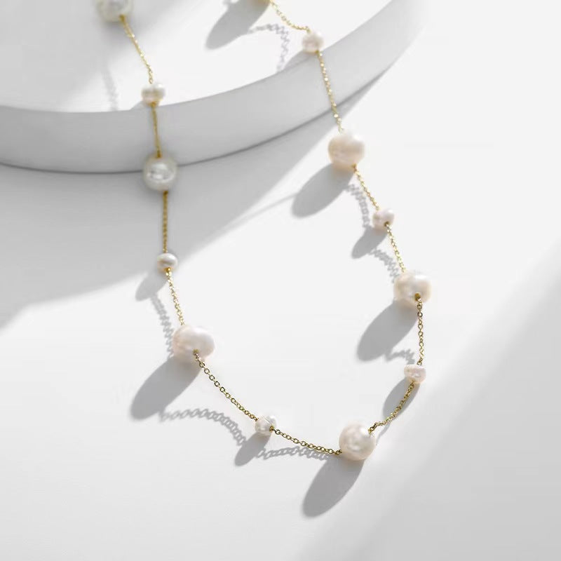 Collar de Gypsophila con perlas de agua dulce genuinas