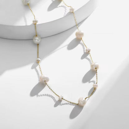 Collar de Gypsophila con perlas de agua dulce genuinas