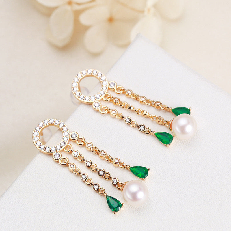 Boucles d'oreilles Odelette en laiton plaqué or 18 carats et véritables perles d'eau douce