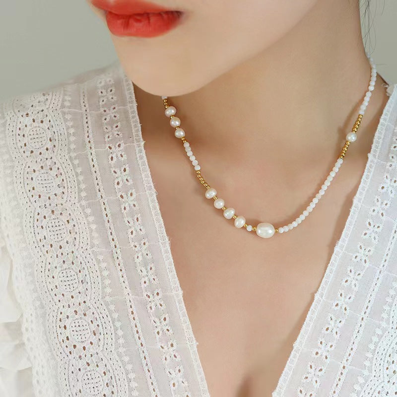 Collar Shirley de acero y titanio con perla de agua dulce genuina