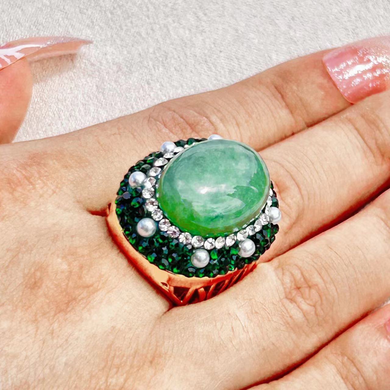 Bague Fitze en véritable perle baroque naturelle et jade